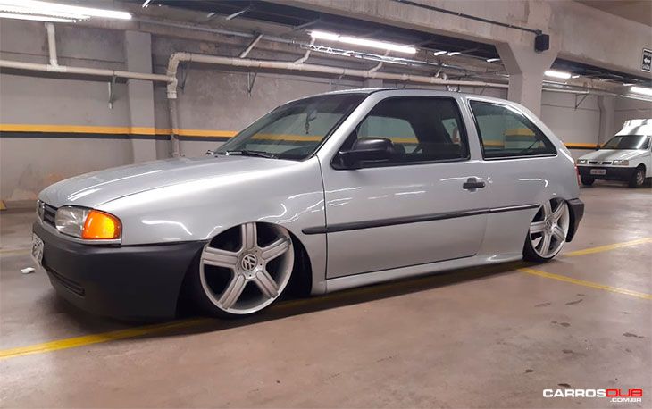 VW Gol GL rebaixado com rodas Volcano V10 Orbital aro 18x6