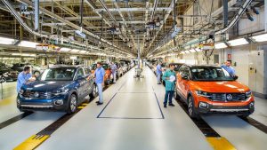 Volkswagen estende layoff e fábrica no Paraná segue com produção reduzida até outubro | Indústria