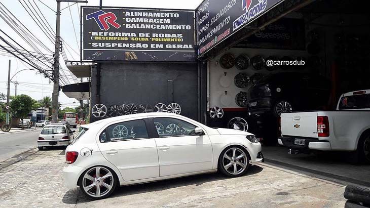 Gol G6 rebaixado com rodas Volcano Wheels New Strong aro 18″